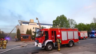 Pożar hali w Katowicach. Kłęby dymu nad miastem 