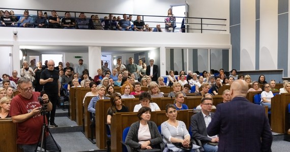 Ponownie wybrany w niedzielnych wyborach samorządowych na prezydenta Płocka (Mazowieckie) Andrzej Nowakowski zapowiedział poszukiwanie pracodawców, którzy mogliby przyjąć pracowników likwidowanego zakładu Levi Strauss w tym mieście. Będzie też szukał inwestorów, którzy mogliby uruchomić działalność na terenie, który obecnie zajmuje fabryka. 