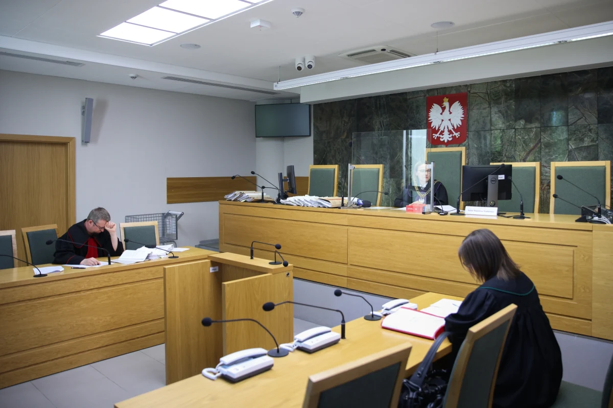 Rok więzienia w zawieszeniu na trzy lata, grzywnę i przepadek korzyści z przestępstwa orzekł sąd wobec Rafała B. za przywłaszczenie ponad 139 tys. zł ze zbiórki rzekomo na zakup seicento dla Sebastiana Kościelnika. Jego auto  zderzyło się z limuzyną wiozącą premier Beatę Szydło w 2017 roku.