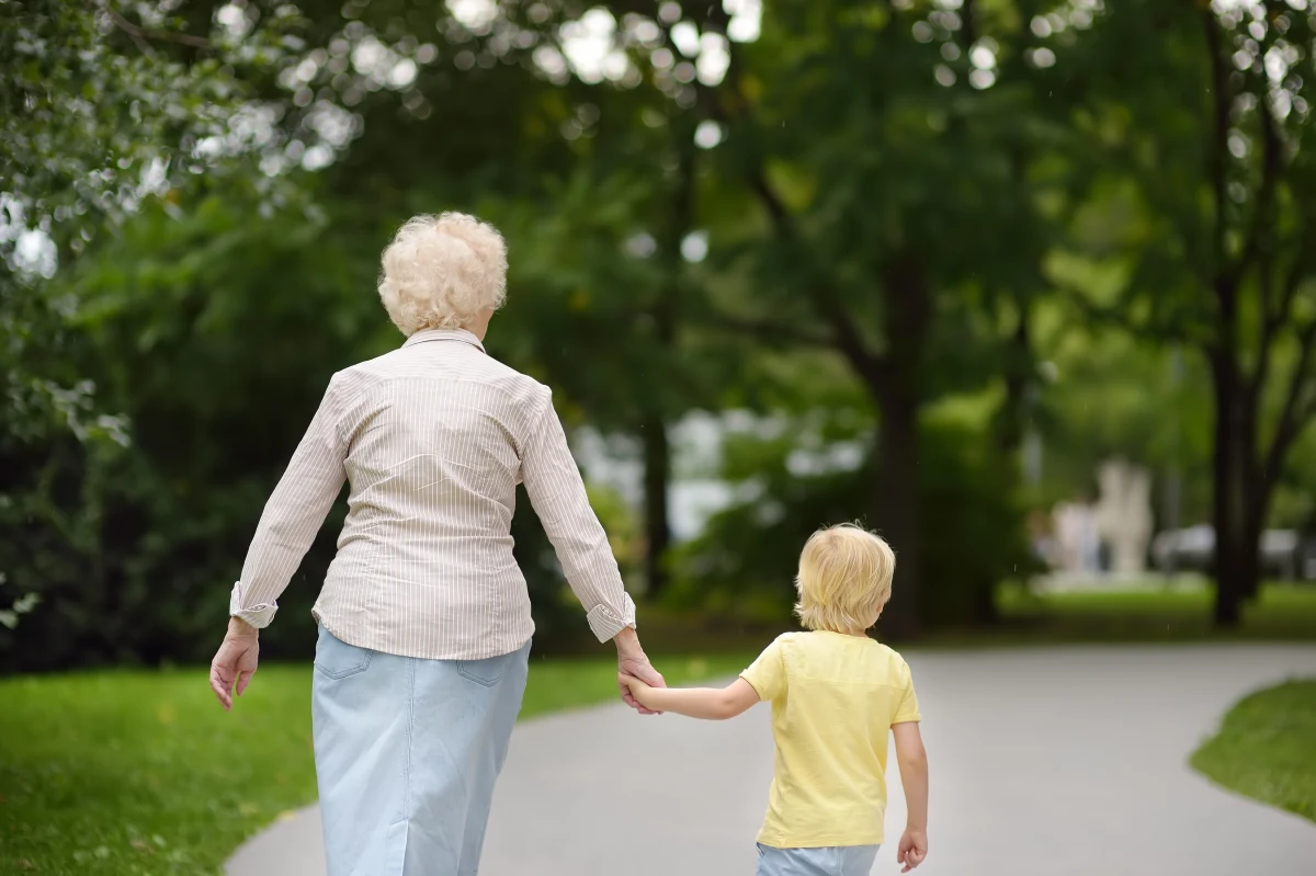 Rząd przyjął dziś projekt ustawy w sprawie programu Aktywny Rodzic - poinformował premier Donald Tusk. Chodzi o tak zwane babciowe. Świadczenie będzie przysługiwać rodzicom dzieci w wieku od roku do trzech lat.