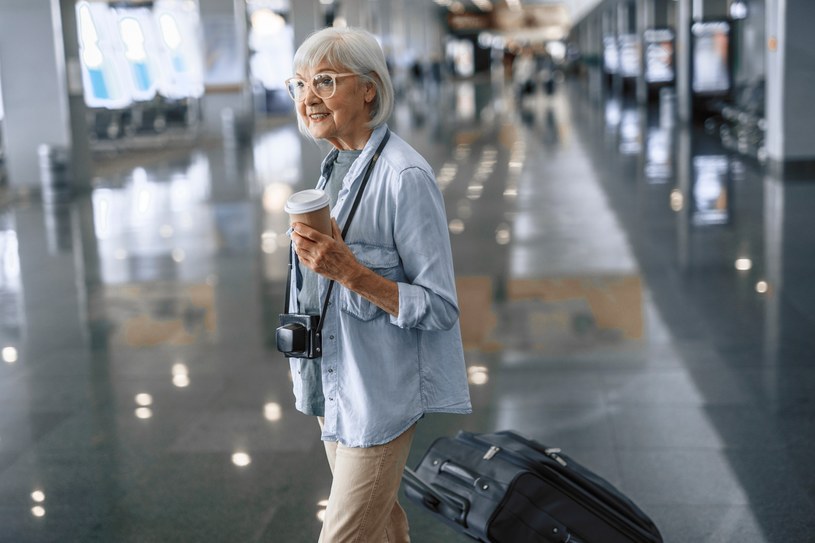 Pewna kobieta ze Stanów Zjednoczonych otrzymała paszport dopiero w wieku 91 lat. Od tamtej pory prężnie z niego korzysta. Obecnie ma 94 lata, na koncie odwiedziny wszystkich 63 parków narodowych USA i kolejne wielkie plany. Gdzie tym razem uda się "babcia Joy"?