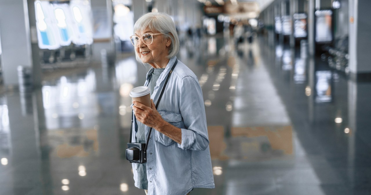 Pewna kobieta ze Stanów Zjednoczonych otrzymała paszport dopiero w wieku 91 lat. Od tamtej pory prężnie z niego korzysta. Obecnie ma 94 lata, na koncie odwiedziny wszystkich 63 parków narodowych USA i kolejne wielkie plany. Gdzie tym razem uda się "babcia Joy"?