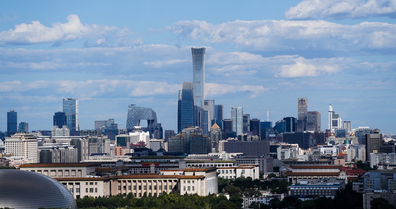 Agencja, ratingowa, Fitch, obniżyła, perspektywę, ratingu, Chin, negatywnej, stabilnej, powołując, ryzyka, finansów, publicznych Cios dla Pekinu. Ministerstwo finansów Chin wyraża ubolewanie