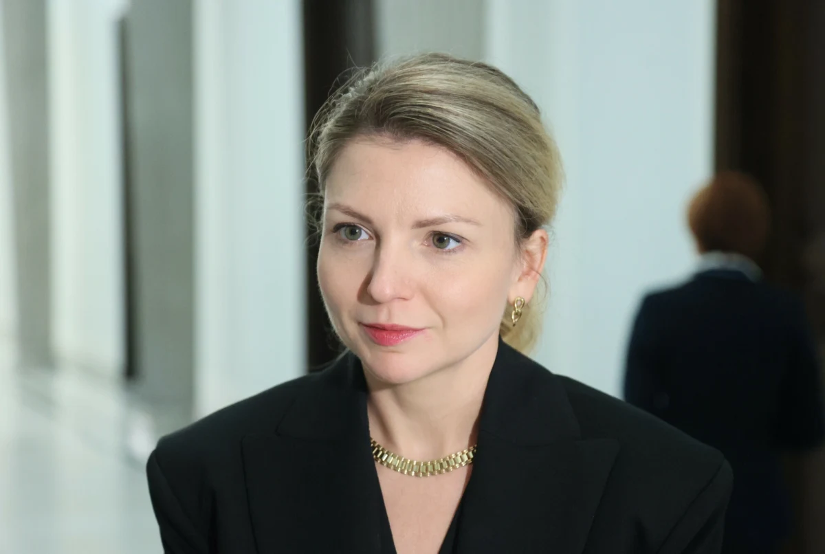 "Naszym obowiązkiem jako polityków, jest stworzyć bezpieczeństwo dla wszystkich. Niezależnie, kto w co wierzy i co uważa, czy ktoś jest katolikiem czy osobą niewierzącą. Naszym obowiązkiem jest stworzyć świeckie, dobre prawo, które każdej kobiecie pozwoli podjąć dobrą decyzję" - mówiła w Rozmowie w południe w Radiu RMF24 posłanka KO Monika Rosa. Tłumaczyła, że aborcja jest realnym zjawiskiem. "Jeśli kobieta będzie chciała zrobić aborcję, po prostu ją zrobi" - stwierdziła Rosa, dodając, że obecne rozwiązania prawne po prostu nie są przystosowane do rzeczywistości.