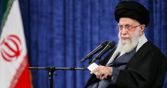 Czy Iran odpowie na ubiegłotygodniowy atak na konsulat w stolicy Syrii, w którym zginęli oficerowie irańskiego Korpusu Strażników Rewolucji Islamskiej? Najwyższy przywódca Iranu, ajatollah Ali Chamenei, powiedział, że tak. "Reżim zła popełnił błąd. Musi zostać i zostanie zań ukarany" - powiedział.