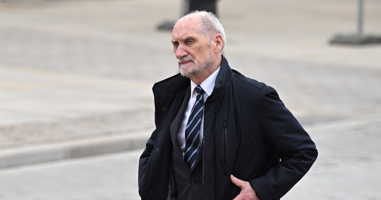  Macierewicz zawiadamia prokuraturę: Wniosek dotyczy Tuska