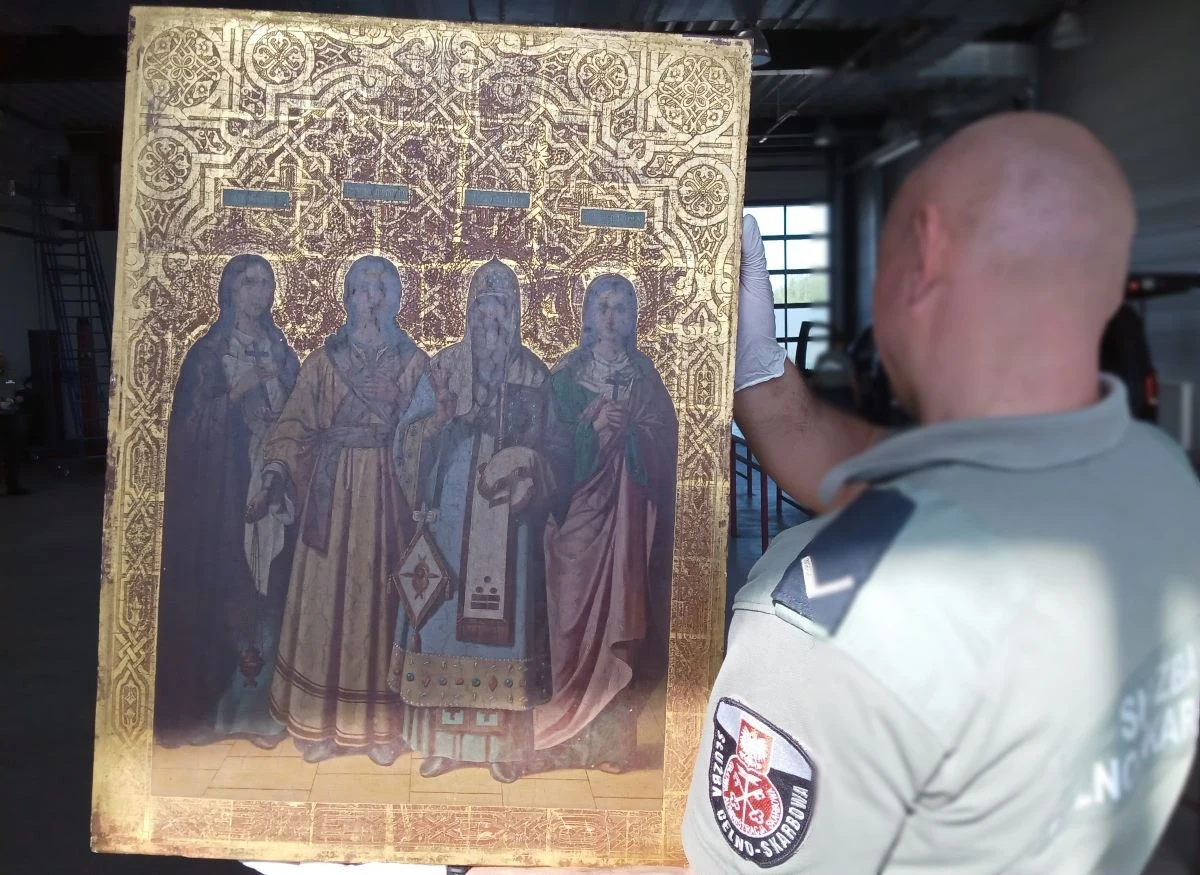 Przemyt obrazu o tematyce sakralnej udaremnili funkcjonariusze KAS z przejścia granicznego w Korczowej na Podkarpaciu. Ikonę, przedstawiającą męczenników Kościoła Prawosławnego, próbował nielegalnie wwieźć do Polski 58-letni obywatel Ukrainy.