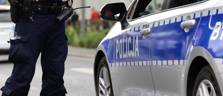 W mediach społecznościowych jeden z użytkowników napisał post o rzekomym grasującym nożowniku w gminie Władysławowo. Stwierdził w nim, że informacje zostały potwierdzone przez policję. Wszystko to zmyślił. Grozi mu teraz do 8 lat więzienia.