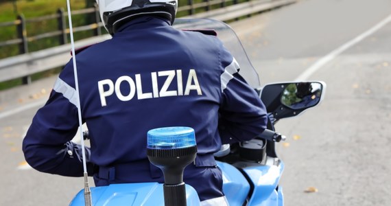 91-letni mężczyzna wywołał panikę na ulicach miasta Modica na Sycylii. Wyszedł z domu dla seniorów, usiadł za kierownicą swojego samochodu i ruszył w miasto.