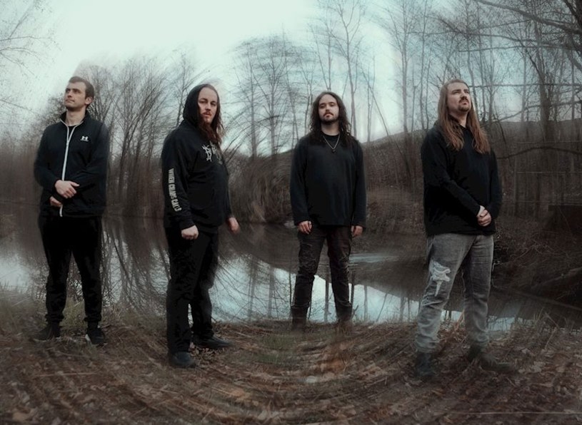 Blackmetalowcy z Svneatr szykują się do majowej premiery nowego albumu. Według zapowiedzi Kanadyjczyków "Never Return" brzmi znacznie bardziej postępowo.