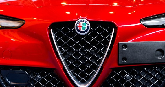 Auto Alfa Romeo Milano będzie produkowane w fabryce Stellantis w Tychach. Włoski minister ds. firm i Made in Italy Adolfo Urso jest oburzony. “W Polsce nie można produkować samochodu o nazwie Milano” – powiedział.