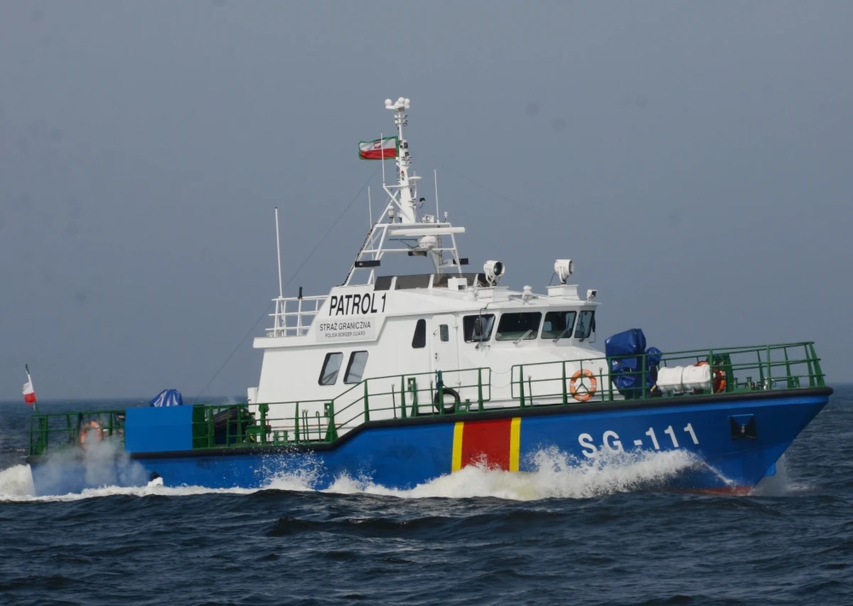 Liberyjski statek handlowy wpłynął w strefę nr 6, zlokalizowaną między Ustką a Darłowem. Jest ona zamknięta dla żeglugi i rybołówstwa, ponieważ jest morskim poligonem wojskowym. Po kontroli strażników granicznych kapitan został ukarany mandatem - poinformowało biuro prasowe Morskiego Oddziału Straży Granicznej w Gdańsku.