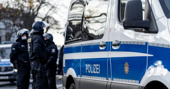 Troje nastolatków zostało zatrzymanych w Niemczech i oskarżonych o przygotowywanie zamachu terrorystycznego. To chłopak i dwie dziewczyny, mają po 15 i 16 lat, są powiązani z islamistami. Chcieli zaatakować kościoły, synagogi, kluby sportowe i komisariaty policji.