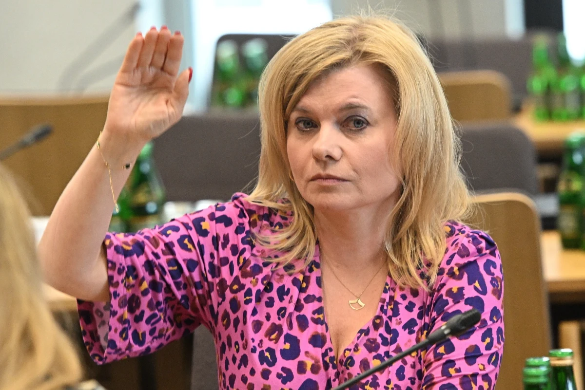 Pracami sejmowej komisji nadzwyczajnej do rozpatrzenia projektów ustaw dotyczących prawa do przerywania ciąży pokieruje Dorota Łoboda (KO). W piątek wybrano też cztery zastępczynie przewodniczącej. Wcześniej Sejm nie zgodził się na odrzucenie czterech projektów dotyczących aborcji - dwóch autorstwa Lewicy, jednego Koalicji Obywatelskiej i jednego Trzeciej Drogi, czyli PSL i Polski 2050.