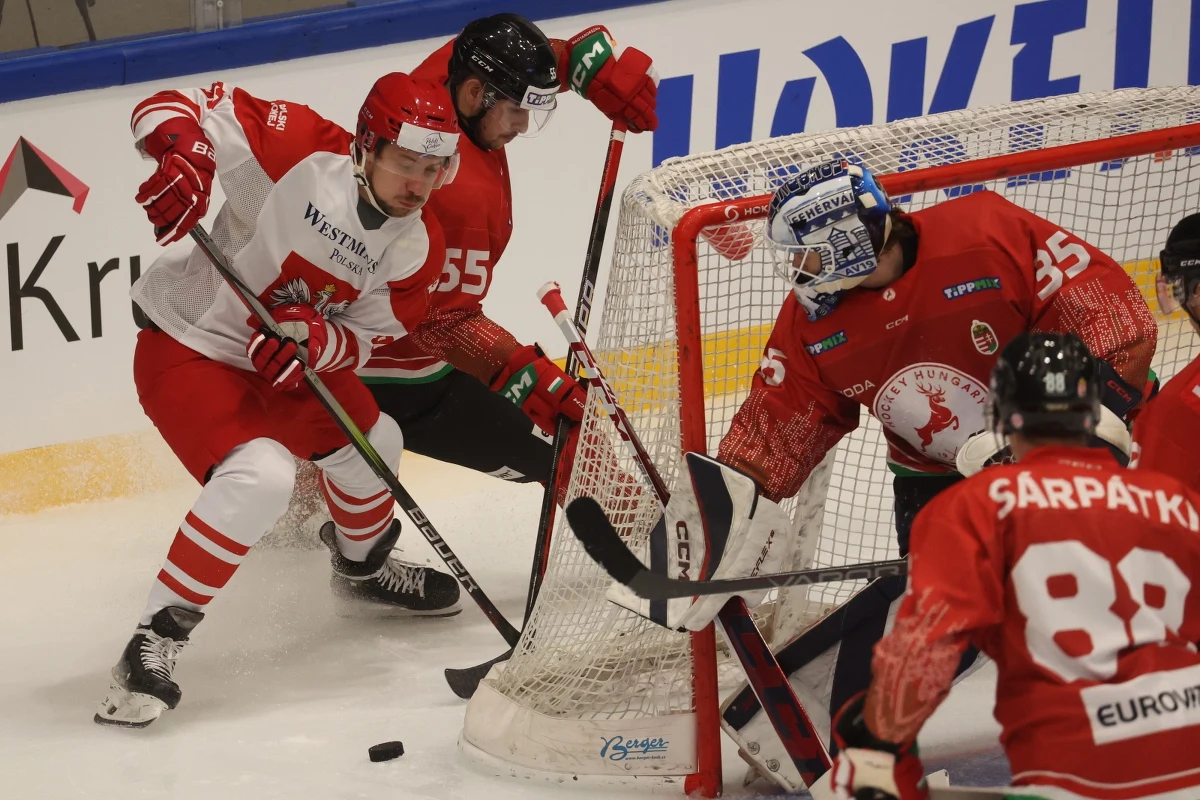 Przygotowująca się do hokejowych mistrzostw świata Elity reprezentacja Polski pokonała Węgry 5:2 w towarzyskim meczu rozegranym w Krynicy-Zdroju. Rewanż w sobotę.