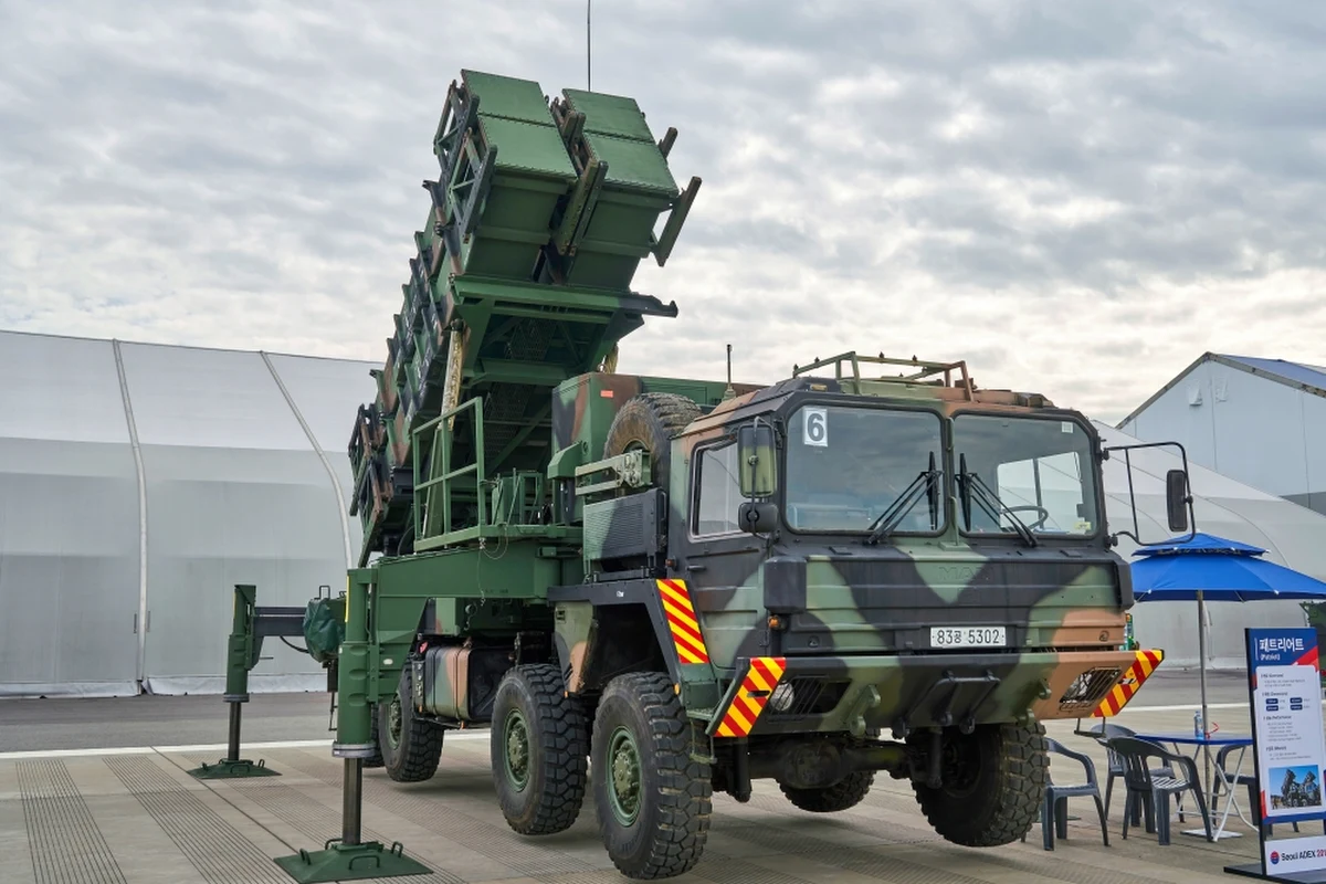 Niemcy ogłaszają, że dostarczą Ukrainie trzeci system przeciwlotniczy Patriot. "Przekazywanie z zasobów Bundeswehry rozpocznie się natychmiast" - poinformował niemiecki MON.