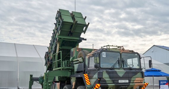 Niemcy ogłaszają, że dostarczą Ukrainie trzeci system przeciwlotniczy Patriot. "Przekazywanie z zasobów Bundeswehry rozpocznie się natychmiast" - poinformował niemiecki MON.