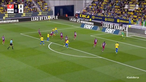 FC Barcelona, grając rezerwowym składem, w tym bez pauzującego za kartki Roberta Lewandowskiego, pokonała w 31. kolejce La Liga na wyjeździe Cadiz 1-0. Jedynego gola strzelił pięknym uderzeniem  przewrotką Joao Felix. Teraz przed "Dumą Katalonii" tydzień prawdy, bowiem najpierw zmierzą się w rewanżowym spotkaniu ćwierćfinału Ligi Mistrzów z PSG, a potem w El Clasico zagrają z Realem Madryt.
