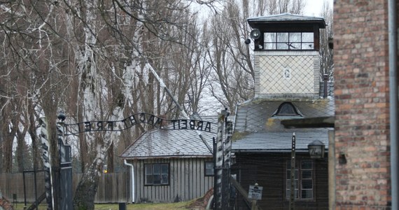 Jak wynika z informacji Muzeum Auschwitz, system moderowania treści Facebooka usunął niektóre posty z profilu tej placówki pod pozorem prezentowania w nich m.in. „nękania i molestowania”, „mowy nienawiści” czy „podżegania do przemocy”. "To skandal" - napisał w mediach społecznościowych wicepremier Krzysztof Gawkowski i zapowiedział, że rząd będzie domagał się wyjaśnień od koncernu Meta.