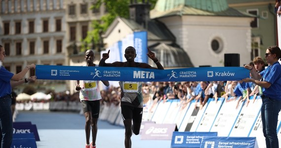 Kenijczycy na dwóch pierwszych miejscach w tegorocznej edycji Cracovia Maratonu. Trzecie miejsce wywalczył reprezentant Ukrainy. Najlepszy czas wśród mężczyzn osiągnął Ezekiel Kipkorir (2:13:36). Najlepsza wśród pań była Vitalyne Kibii (2:39:26).