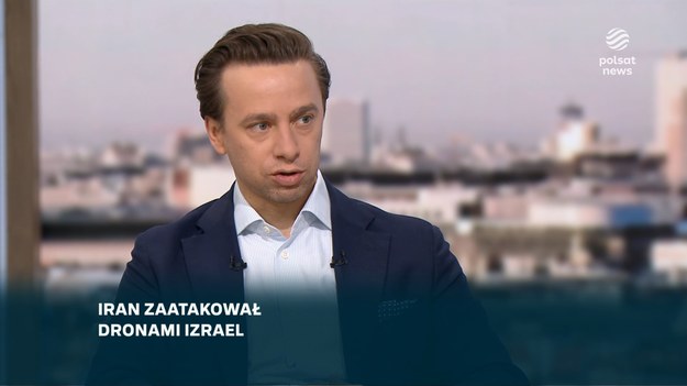 - To Izrael zachowuje się w dużej mierze prowokacyjnie - podkreślił Krzysztof Bosak z Konfederacji.- Ten ostrzał był odwetem - raczej jak mówią symbolicznym - za atak na placówkę dyplomatyczną w Syrii. Tam zginęło 16 osób. To był atak bezprecedensowy - dodał w "Śniadaniu Rymanowskiego w Polsat News i Interii".