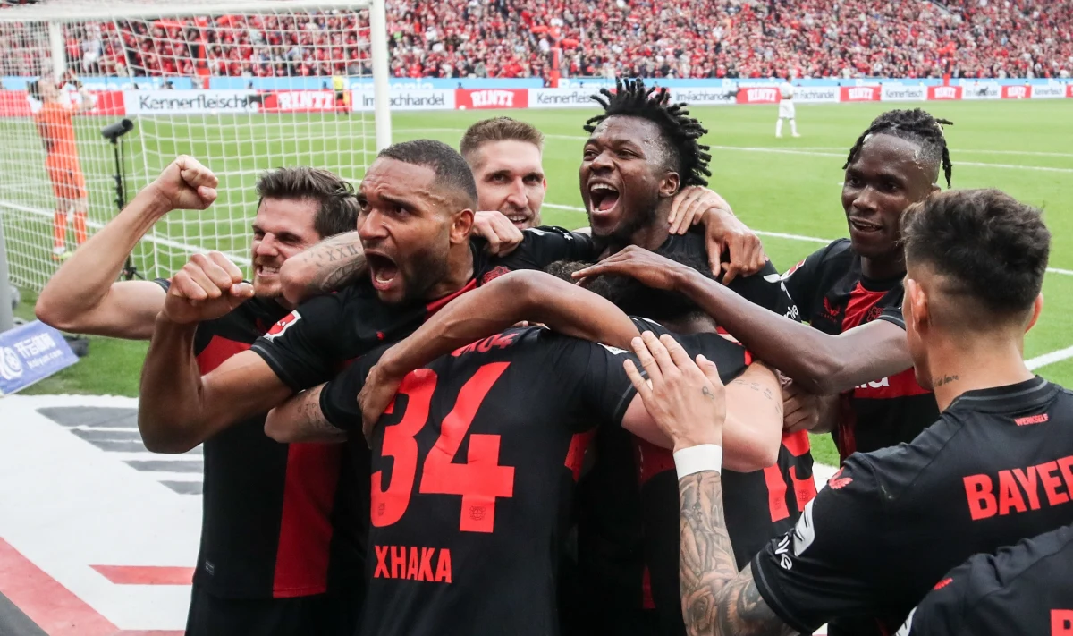 Z przytupem podopieczni Xabiego Alonso przypieczętowali tytuł mistrzostwo Niemiec. Piłkarze Bayeru Leverkusen po zwycięstwie nad Werderem Brema 5:0 zapewnili swojemu klubowi pierwsze takie trofeum w historii.