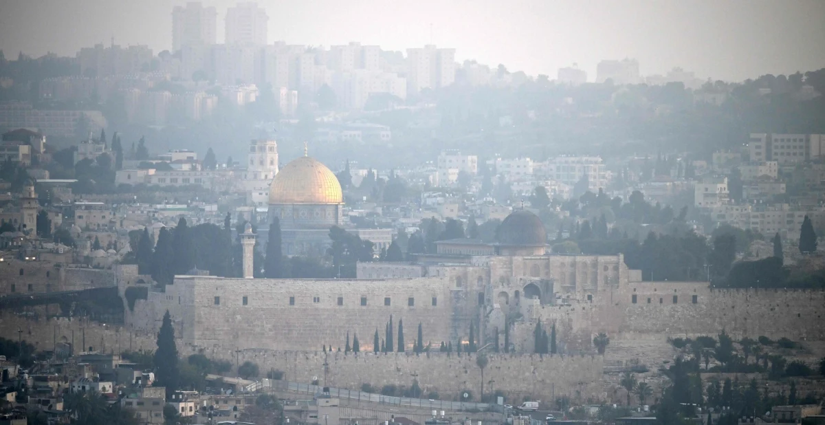 Odwet Izraela na Iranie najprawdopodobniej będzie miał miejsce. Nie wiadomo tylko w jakiej skali. Gabinet wojenny premiera Benjamina Netanjahu jest podzielony w tej kwestii. Nie ma również zgody co do terminu, w jakim ma nastąpić odpowiedź.
