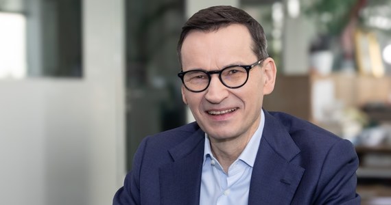 Mija właśnie okrągła rocznica wydania przez Mateusza Morawieckiego Poczcie Polskiej i Państwowej Wytwórni Papierów Wartościowych poleceń dotyczących przygotowania i organizacji korespondencyjnych wyborów prezydenckich. W efekcie wybory kopertowe się nie odbyły, Sejm musiał przyjąć ustawę uchylającą kary dla urzędników za jej wykonywanie, a sprawę do dziś badają sejmowa komisja śledcza, Naczelny Sąd Administracyjny i Trybunał Konstytucyjny.