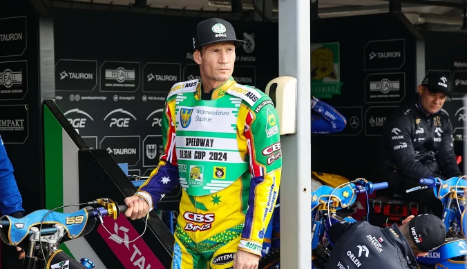 Kompromitacja! Płacą mu wielkie pieniądze, a on jeździ jak amator