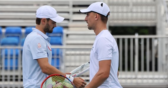 Jan Zieliński i Hugo Nys awansowali do ćwierćfinału debla turnieju tenisowego ATP 500 w Barcelonie. Polsko-monakijska para pokonała Argentyńczyków Sebastiana Baeza i Tomasa Martina Etcheverry'ego 6:1, 6:3.