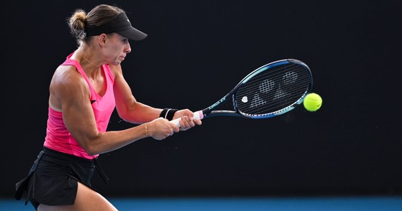 Magda Linette w drugiej rundzie turnieju tenisowego WTA we francuskim Rouen. Polska tenisistka w dwóch setach - 7:6, 6:1 - pokonała reprezentantkę gospodarzy Elsę Jacquemot.