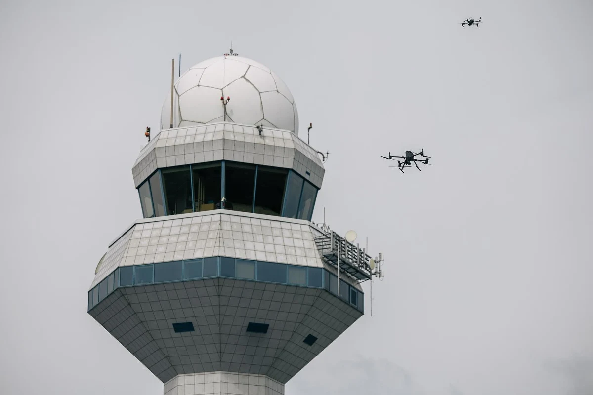 Resort infrastruktury poinformował o ataku hakerskim na nowo uruchomioną aplikację dronową. Aplikacja DroneTower umożliwia zgłoszenie lotu dronem oraz np. na sprawdzenie warunków lotu w wybranej lokalizacji.