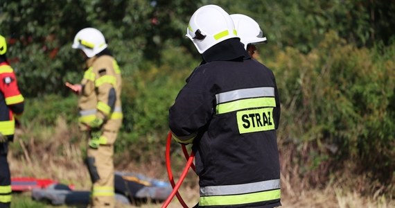 W opolskiej miejscowości Klekotna doszło do pożaru siana w budynku gospodarczym. Poważnie ranny został właściciel gospodarstwa.