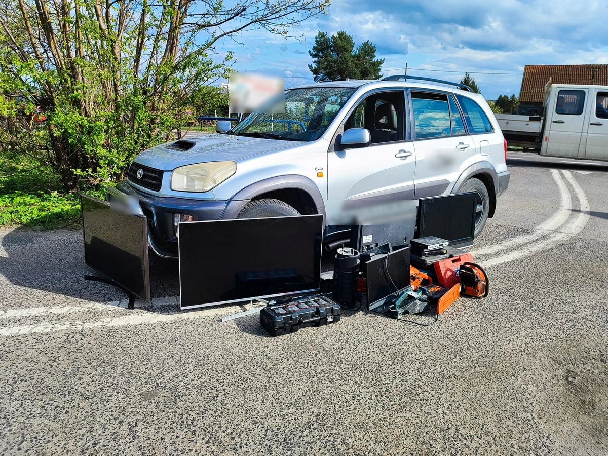 18-latek nie miał skrupułów dla swojej rodziny i okradł cały jej dobytek. Doskonale wiedział, gdzie szukać kosztowności i że w momencie kradzieży nikogo nie będzie w domu. Został zatrzymany przez policjantów z Lidzbarka Warmińskiego (woj. warmińsko-mazurskie). Niebawem usłyszy zarzut kradzieży z włamaniem, za które grozi mu do 10 lat pozbawienia wolności.