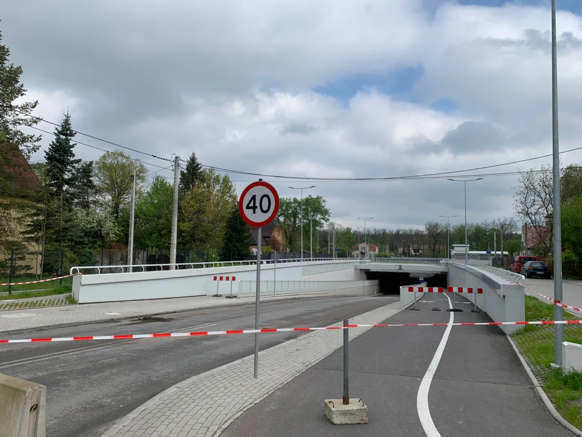 Tunel w Sulejówku zostaje zamknięty do czasu naprawy. Wszystko z powodu ciężarówki, która dzisiaj rano uderzyła w wiadukt kolejowy. 