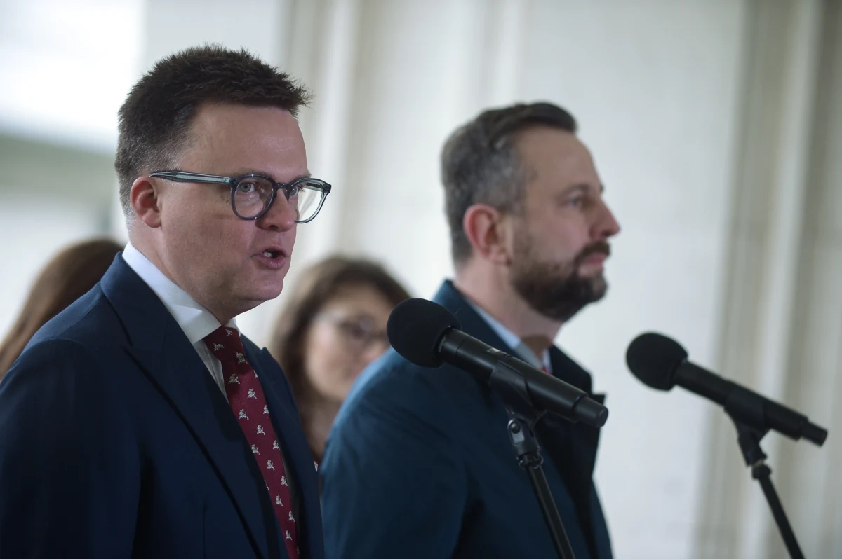 Szymon Hołownia, lider Polski 2050 podkreślił, że kwestia wprowadzenia związków partnerskich nie jest częścią umowy koalicyjnej Trzeciej Drogi. Dodał, że osobiście prawdopodobnie zagłosuje za ich wprowadzeniem. Z kolei według szefa PSL Władysława Kosiniaka-Kamysza projekt w tej sprawie powinien być poselski, nie rządowy.