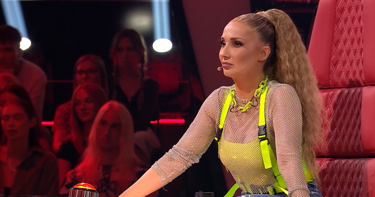 Ola Antoniak w "The Voice Kids" przedstawiła się przebojem Pink i Christiny Aguilery. Szybko zaskarbiła sobie sympatię trenerów, którzy nazwali ją "petardą", a także widzów, którzy uważają ją za jedną z faworytek do wygrania całego sezonu programu. 