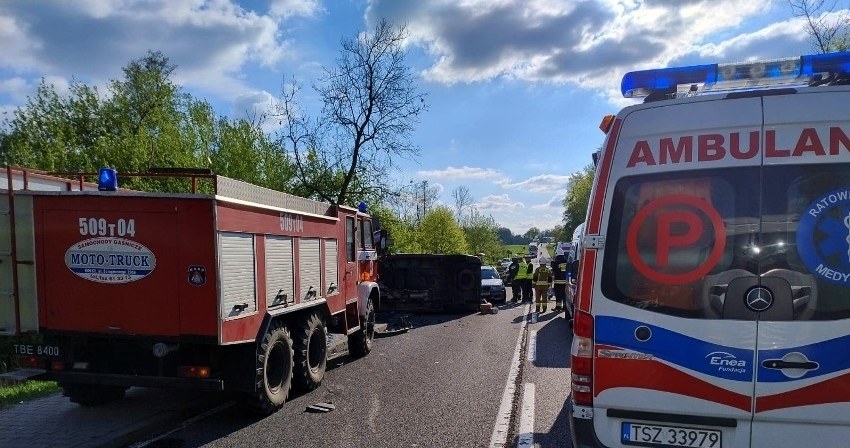  Tragiczny wypadek w Świętokrzyskiem. Trwa akcja ratunkowa