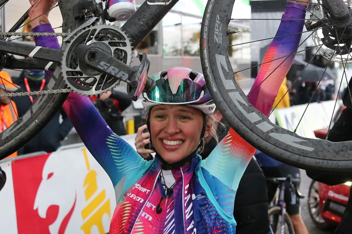 Katarzyna Niewiadoma wygrała kolarski klasyk Strzała Walońska. Polka wyprzedziła na bardzo stromym podjeździe Mur de Huy Holenderkę Demi Vollering oraz Włoszkę Elisę Longo Borghini.