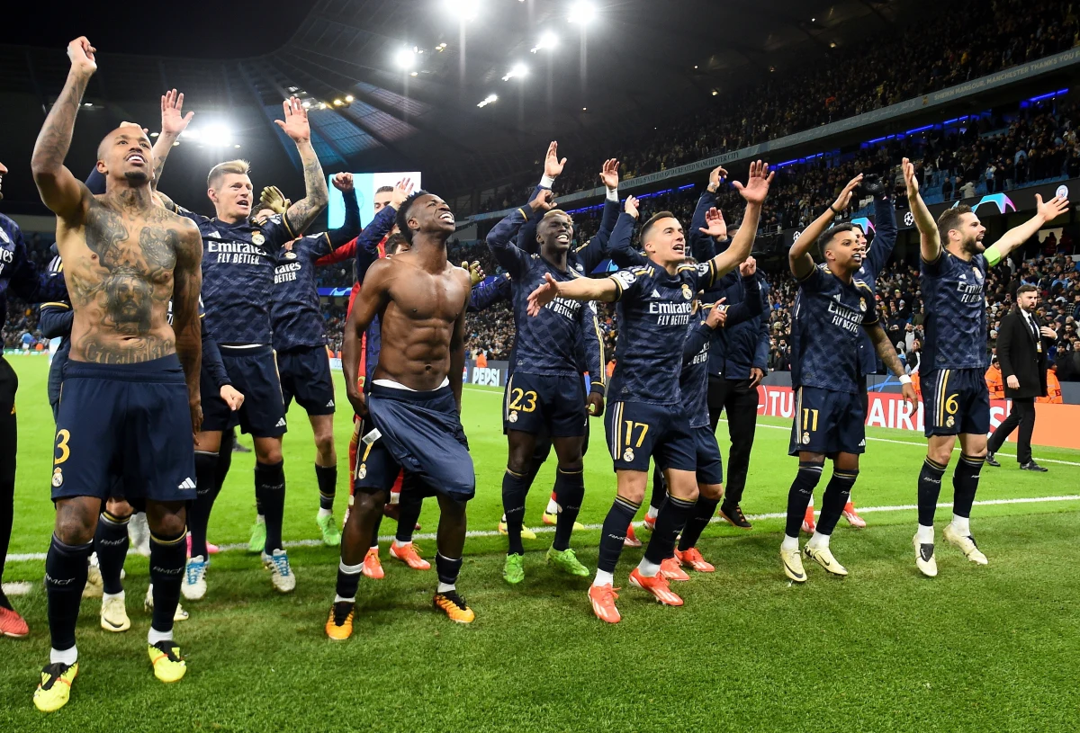 Bayern Monachium i Real Madryt uzupełniły stawkę półfinalistów piłkarskiej Ligi Mistrzów. W środę Bawarczycy pokonali Arsenal Londyn 1:0, a "Królewscy" pokonali na wyjeździe w rzutach karnych broniący tytułu Manchester City 4-3. Po dogrywce był remis 1:1. We wtorek awans do półfinału wywalczyły Borussia Dortmund i Paris Saint-Germain. Finał zostanie rozegrany 1 czerwca w Londynie.