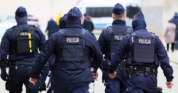 Ruszyła analiza możliwości zatrudniania w polskiej policji osób, które nie są polskimi obywatelami - dowiedział się reporter RMF FM Krzysztof Zasada.