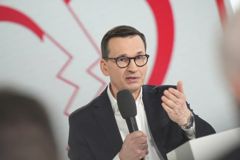 Sondaż: KO liderem z 32%, PiS drugie; Rozwój Plus Morawieckiego wchodzi do stawki