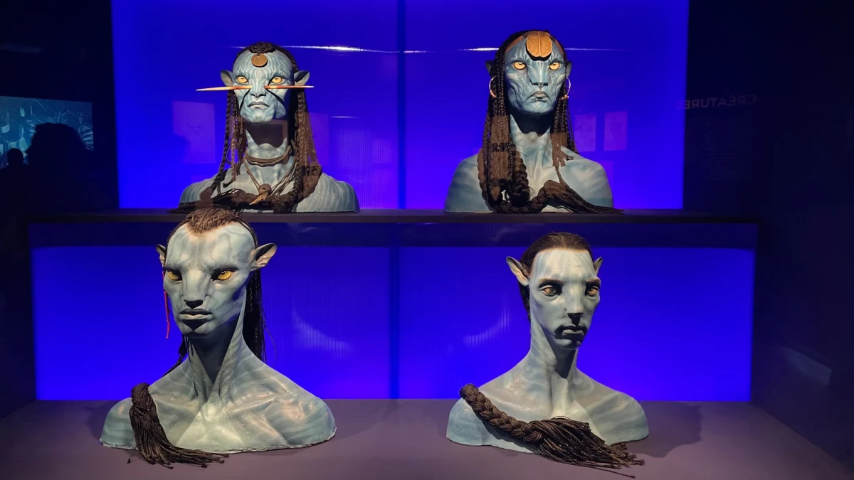 To nie lada gratka dla miłośników kina! - podkreślają paryscy komentatorzy. Dużą popularnością cieszy się zorganizowana w gmachu Francuskiej Filmoteki w Paryżu wystawa "Sztuka Jamesa Camerona", na której eksponowanych jest ponad 300 szkiców, rysunków i malowideł sławnego hollywoodzkiego reżysera. Są też rekwizyty z jego kultowych filmów.