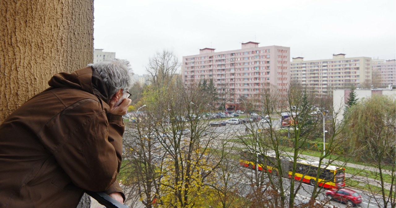 Grzywna, palenie, papierosów, balkonie, wynika, dwóch, przepisów, drugiej, strony, każdy, wyszedł, balkon, zapalić, papierosa, n Mandat za palenie na balkonie? Już nakładają kary