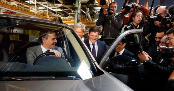 Premier Hiszpanii Pedro Sanchez otworzył symbolicznie pierwszą europejską fabrykę chińskich samochodów. Będą one produkowane w dawnym zakładzie Nissana w Barcelonie.