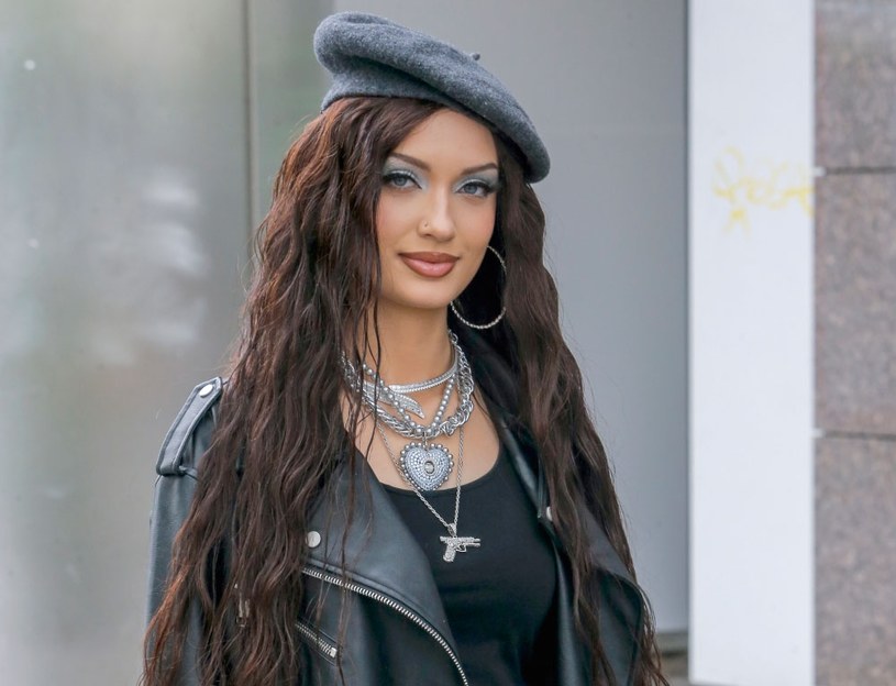 W ramach promocji nowej piosenki "Daj mi znak" Viki Gabor pojawiła się w studiu "Dzień dobry TVN". Niespełna 17-letnia wokalistka pracę nad nowym albumem łączy ze szkołą.