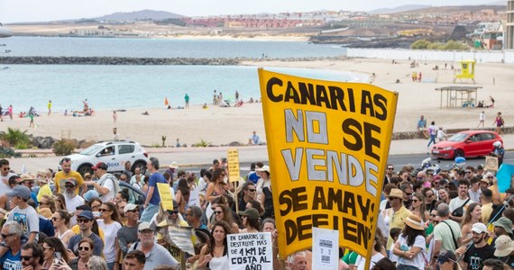 Kilkadziesiąt tysięcy mieszkańców Wysp Kanaryjskich wzięło udział w protestach przeciwko masowej turystyce na tym hiszpańskim archipelagu. Największe demonstracje zorganizowano na Teneryfie i Gran Canarii.