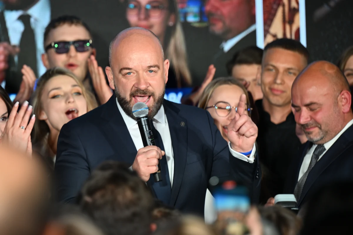 Jacek Sutryk wygrał w drugiej turze wyborów na prezydenta Wrocławia, zdobywając 68,29 proc. głosów – wynika z danych PKW. Drugie miejsce z poparciem 31,71 proc. zajęła kandydatka Trzeciej Drogi – posłanka Izabela Bodnar.