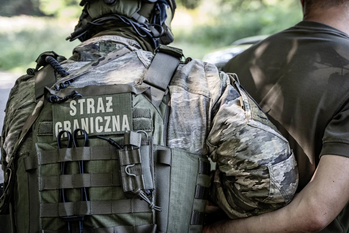 Ścigany czerwoną notą Interpolu 20-letni obywatel Mołdawii został zatrzymany na polsko-ukraińskim przejściu granicznym w Medyce. Mężczyzna jest podejrzany o przestępstwa seksualne, za które w jego kraju grozi 25 lat więzienia. Trafił do aresztu.

