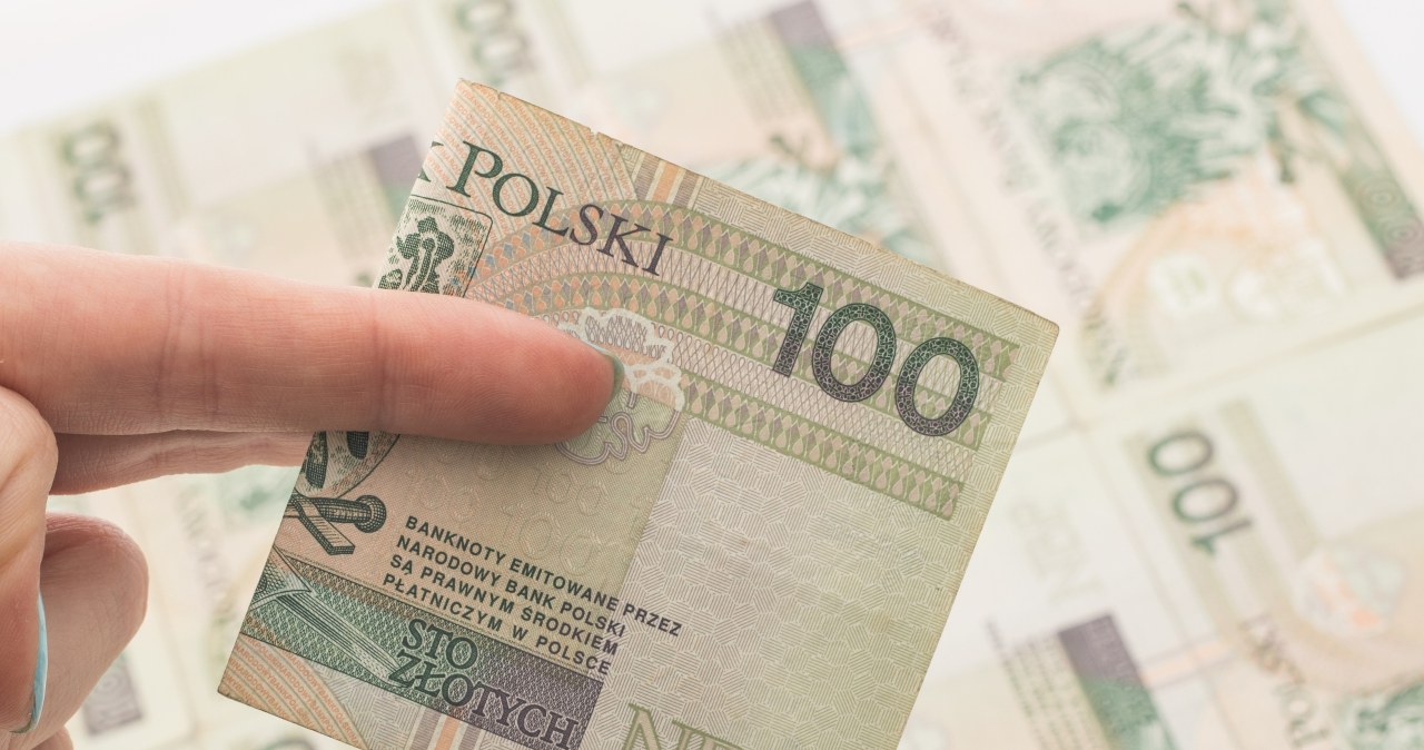 Polacy zarabiają coraz więcej. GUS podał nowe dane o płacach